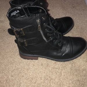 Combat boots